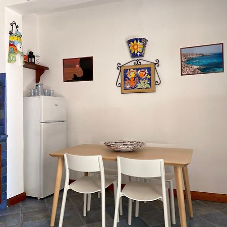 Le Case Di Nunzia Λαμπεντούζα Δωμάτιο φωτογραφία